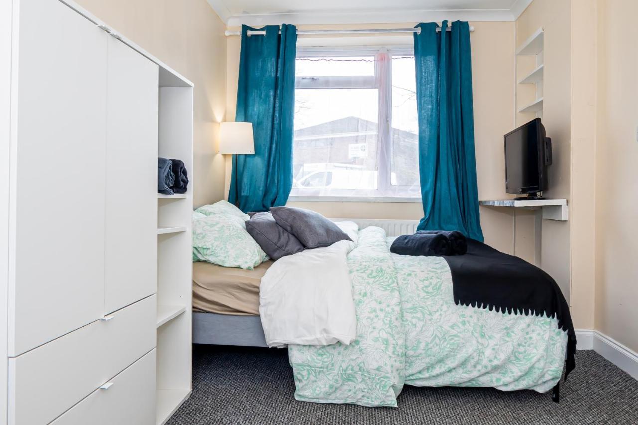 Shirley House 3, Guest House, Self Catering, Self Check In With Smart Locks, Use Of Fully Equipped Kitchen, Close To City Centre, Ideal For Longer Stays, Walking Distance To Bat, 20 Min Drive To Fawley Refinery, Excellent Transport Links Southampton Buitenkant foto
