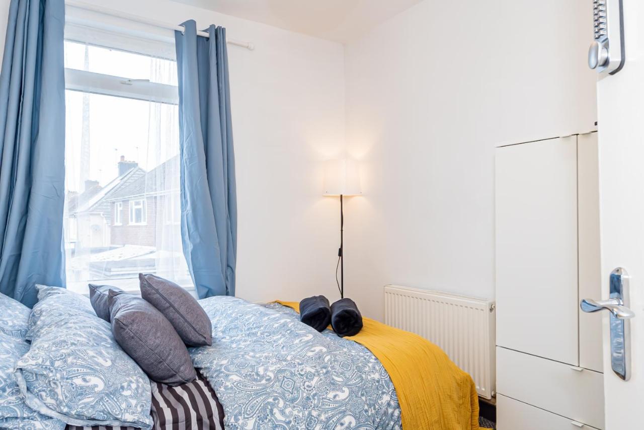 Shirley House 3, Guest House, Self Catering, Self Check In With Smart Locks, Use Of Fully Equipped Kitchen, Close To City Centre, Ideal For Longer Stays, Walking Distance To Bat, 20 Min Drive To Fawley Refinery, Excellent Transport Links Southampton Buitenkant foto