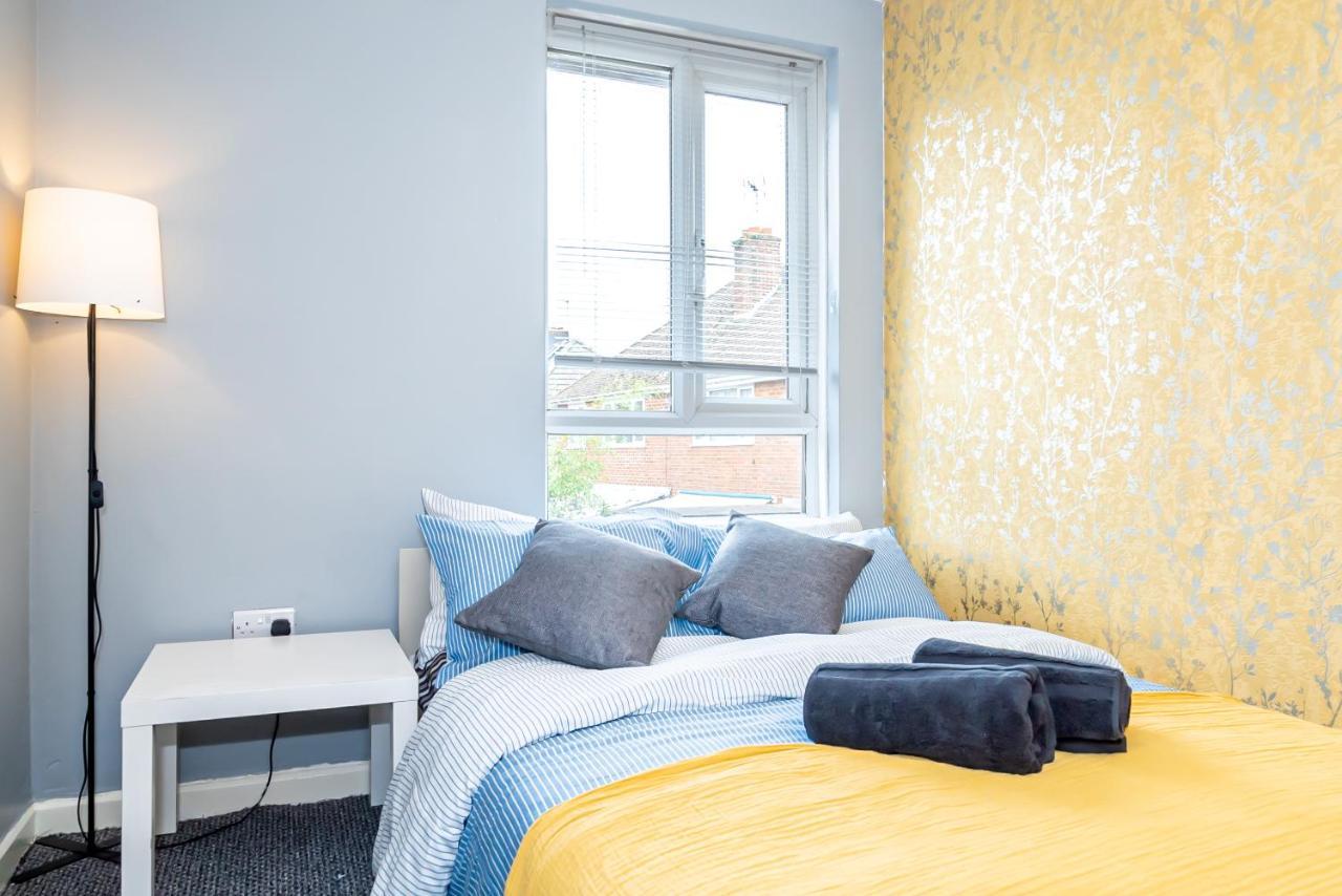 Shirley House 3, Guest House, Self Catering, Self Check In With Smart Locks, Use Of Fully Equipped Kitchen, Close To City Centre, Ideal For Longer Stays, Walking Distance To Bat, 20 Min Drive To Fawley Refinery, Excellent Transport Links Southampton Buitenkant foto