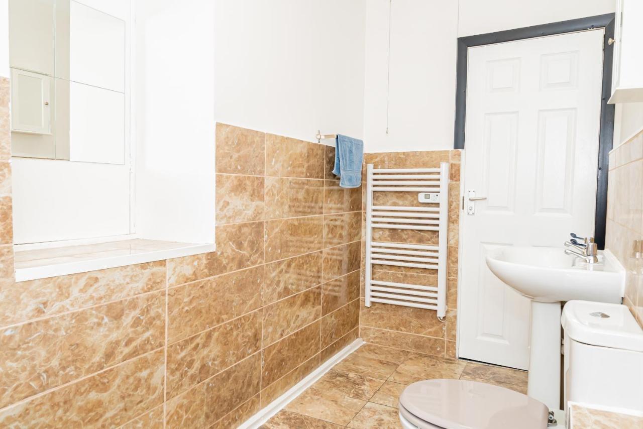 Shirley House 3, Guest House, Self Catering, Self Check In With Smart Locks, Use Of Fully Equipped Kitchen, Close To City Centre, Ideal For Longer Stays, Walking Distance To Bat, 20 Min Drive To Fawley Refinery, Excellent Transport Links Southampton Buitenkant foto