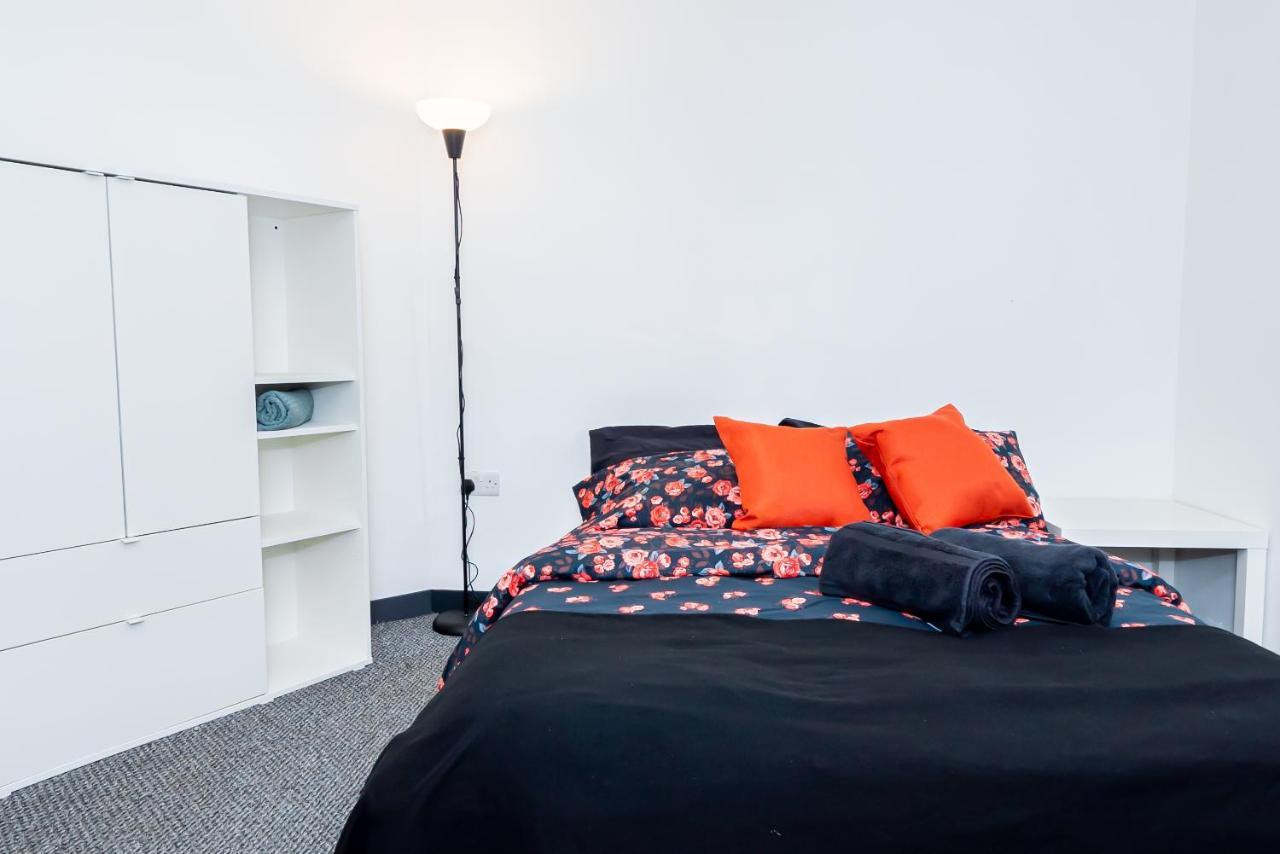 Shirley House 3, Guest House, Self Catering, Self Check In With Smart Locks, Use Of Fully Equipped Kitchen, Close To City Centre, Ideal For Longer Stays, Walking Distance To Bat, 20 Min Drive To Fawley Refinery, Excellent Transport Links Southampton Buitenkant foto