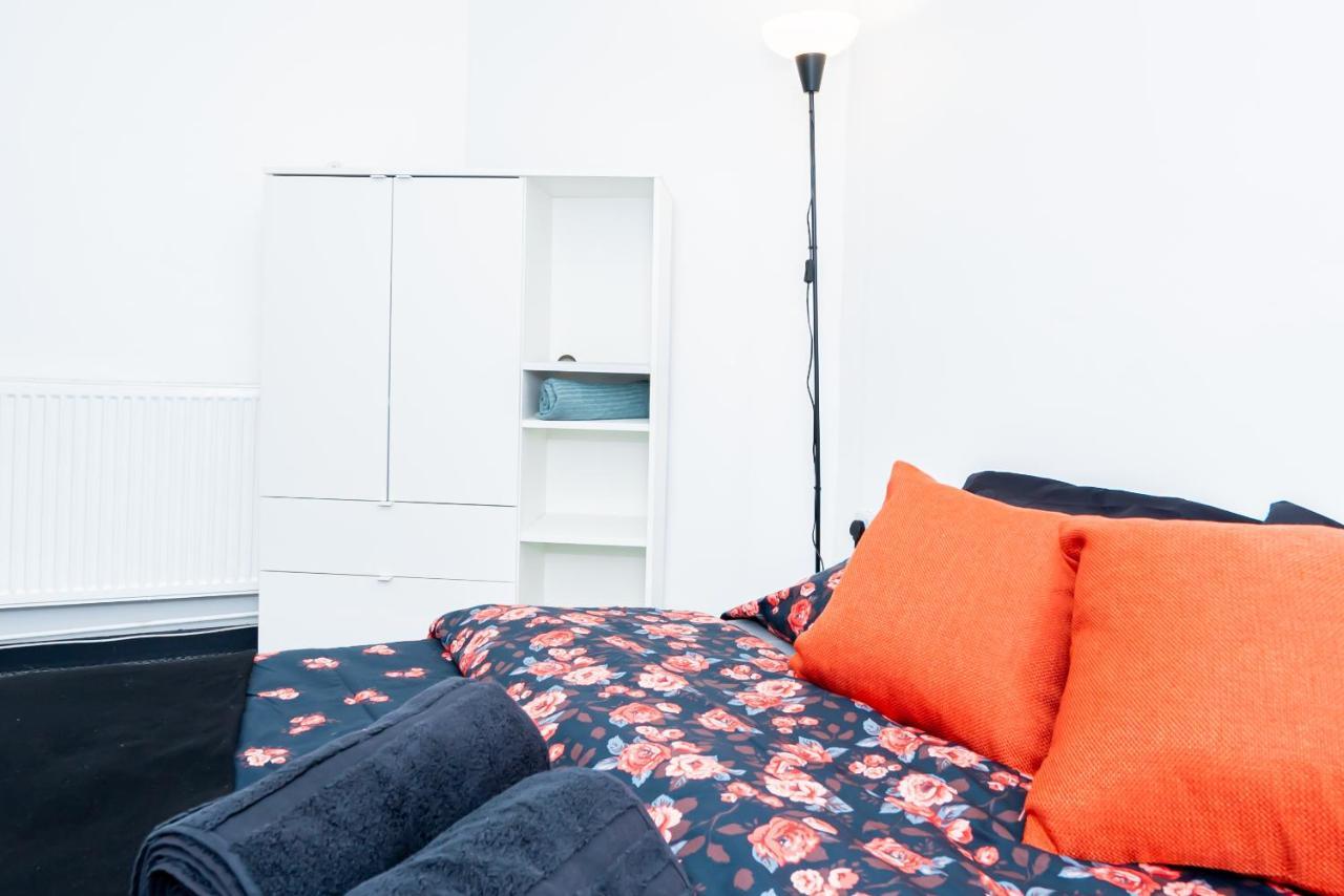 Shirley House 3, Guest House, Self Catering, Self Check In With Smart Locks, Use Of Fully Equipped Kitchen, Close To City Centre, Ideal For Longer Stays, Walking Distance To Bat, 20 Min Drive To Fawley Refinery, Excellent Transport Links Southampton Buitenkant foto