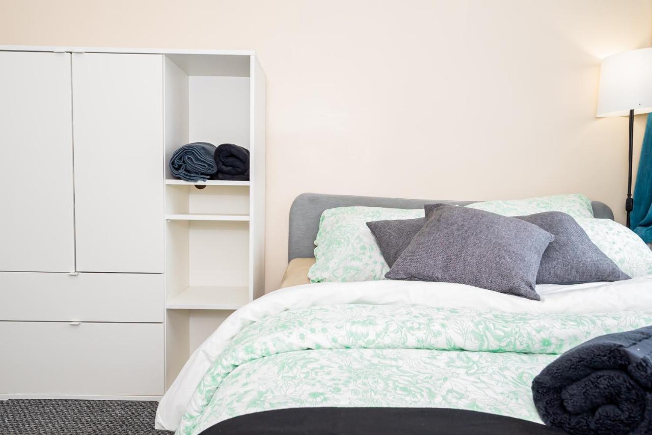 Shirley House 3, Guest House, Self Catering, Self Check In With Smart Locks, Use Of Fully Equipped Kitchen, Close To City Centre, Ideal For Longer Stays, Walking Distance To Bat, 20 Min Drive To Fawley Refinery, Excellent Transport Links Southampton Buitenkant foto