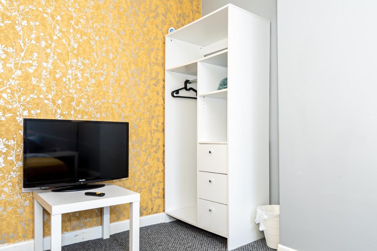 Shirley House 3, Guest House, Self Catering, Self Check In With Smart Locks, Use Of Fully Equipped Kitchen, Close To City Centre, Ideal For Longer Stays, Walking Distance To Bat, 20 Min Drive To Fawley Refinery, Excellent Transport Links Southampton Buitenkant foto
