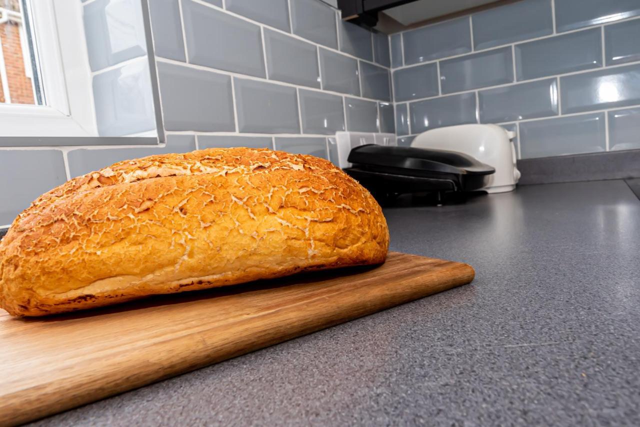 Shirley House 3, Guest House, Self Catering, Self Check In With Smart Locks, Use Of Fully Equipped Kitchen, Close To City Centre, Ideal For Longer Stays, Walking Distance To Bat, 20 Min Drive To Fawley Refinery, Excellent Transport Links Southampton Buitenkant foto