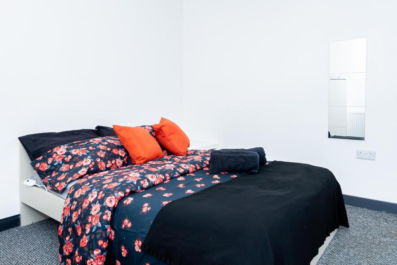 Shirley House 3, Guest House, Self Catering, Self Check In With Smart Locks, Use Of Fully Equipped Kitchen, Close To City Centre, Ideal For Longer Stays, Walking Distance To Bat, 20 Min Drive To Fawley Refinery, Excellent Transport Links Southampton Buitenkant foto