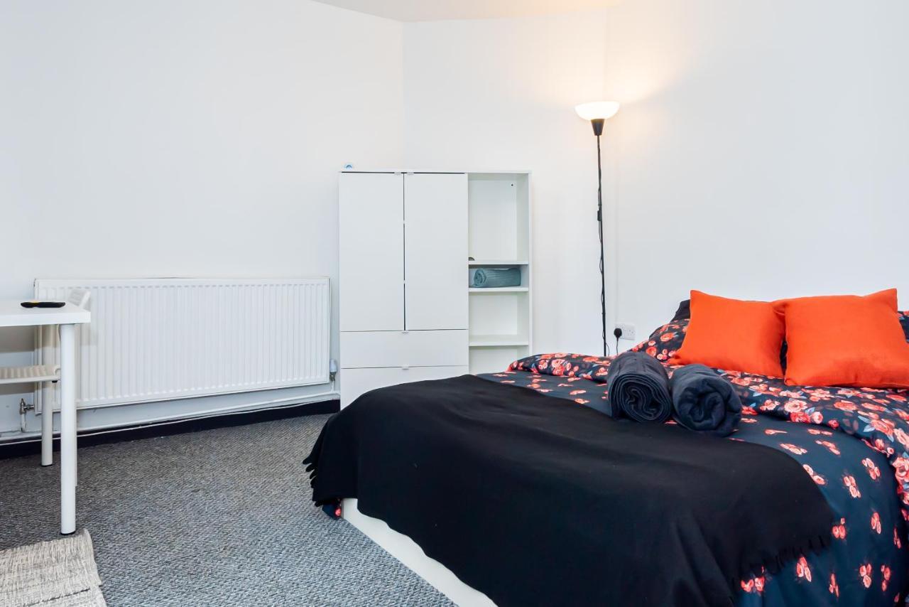 Shirley House 3, Guest House, Self Catering, Self Check In With Smart Locks, Use Of Fully Equipped Kitchen, Close To City Centre, Ideal For Longer Stays, Walking Distance To Bat, 20 Min Drive To Fawley Refinery, Excellent Transport Links Southampton Buitenkant foto