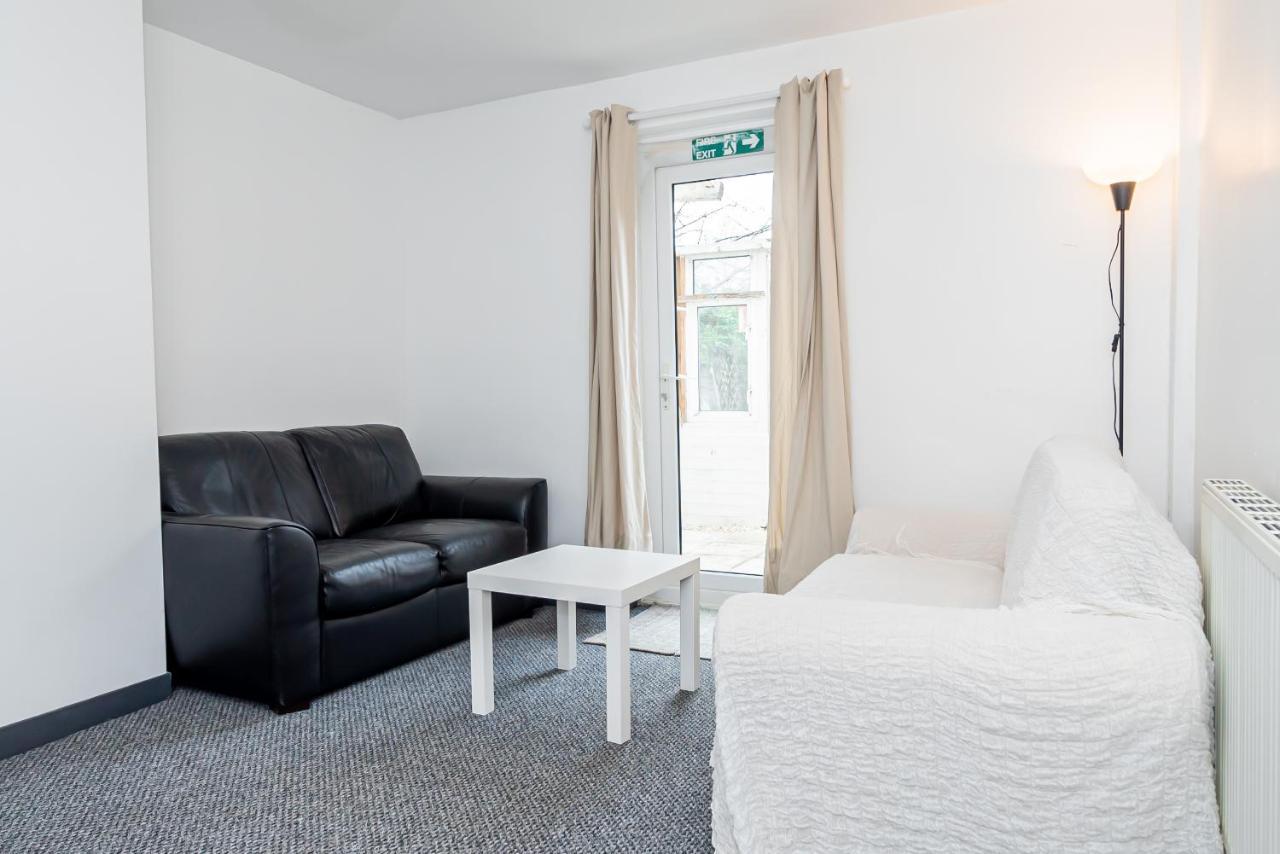 Shirley House 3, Guest House, Self Catering, Self Check In With Smart Locks, Use Of Fully Equipped Kitchen, Close To City Centre, Ideal For Longer Stays, Walking Distance To Bat, 20 Min Drive To Fawley Refinery, Excellent Transport Links Southampton Buitenkant foto