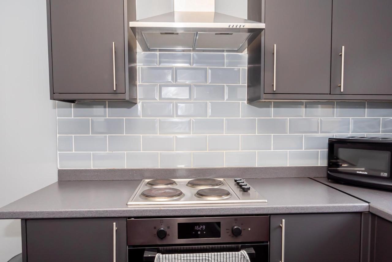 Shirley House 3, Guest House, Self Catering, Self Check In With Smart Locks, Use Of Fully Equipped Kitchen, Close To City Centre, Ideal For Longer Stays, Walking Distance To Bat, 20 Min Drive To Fawley Refinery, Excellent Transport Links Southampton Buitenkant foto