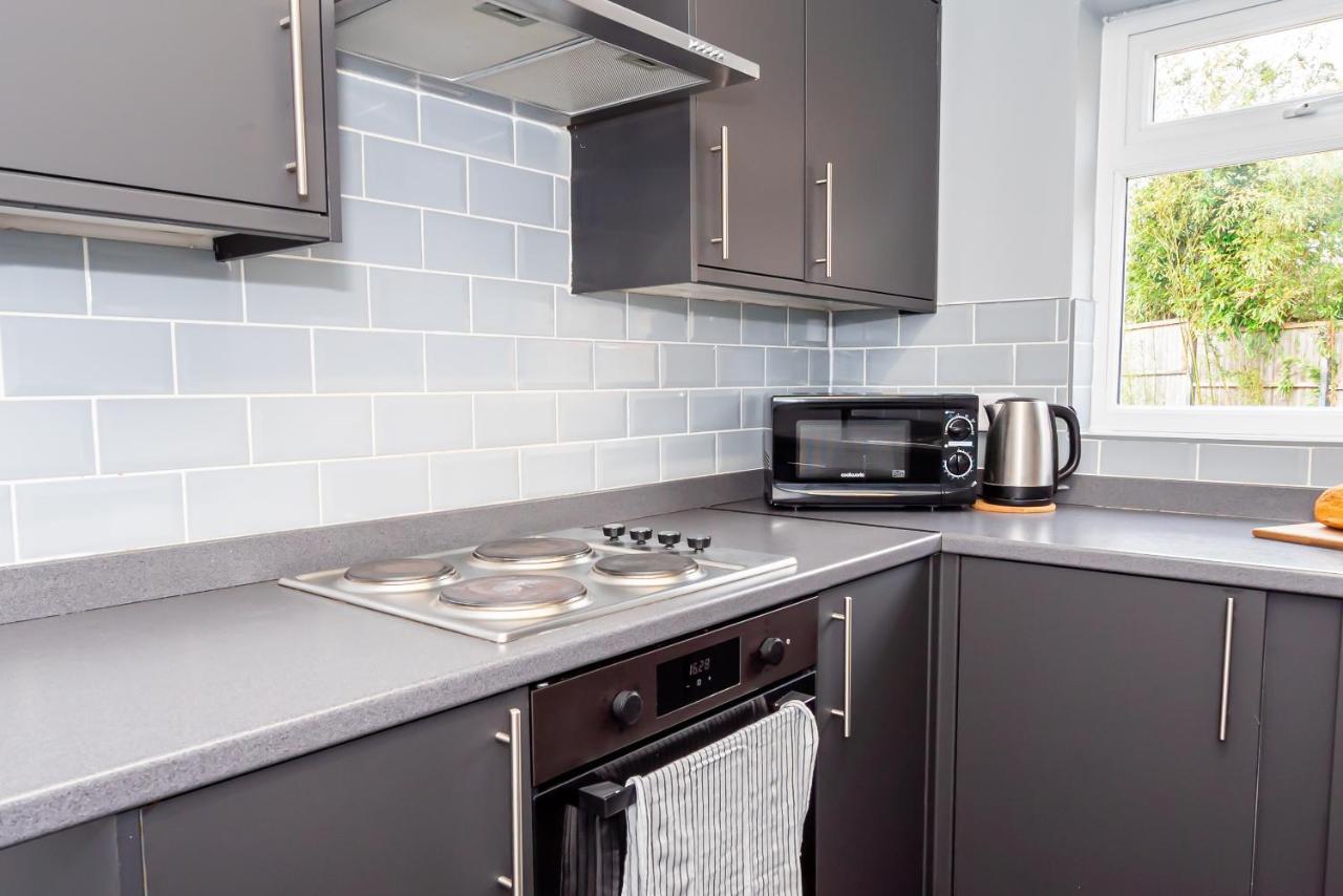 Shirley House 3, Guest House, Self Catering, Self Check In With Smart Locks, Use Of Fully Equipped Kitchen, Close To City Centre, Ideal For Longer Stays, Walking Distance To Bat, 20 Min Drive To Fawley Refinery, Excellent Transport Links Southampton Buitenkant foto