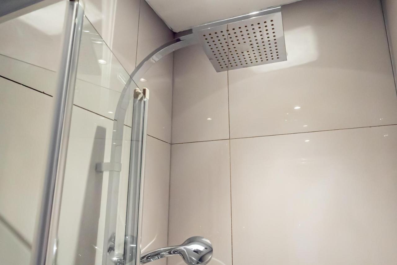 Shirley House 3, Guest House, Self Catering, Self Check In With Smart Locks, Use Of Fully Equipped Kitchen, Close To City Centre, Ideal For Longer Stays, Walking Distance To Bat, 20 Min Drive To Fawley Refinery, Excellent Transport Links Southampton Buitenkant foto